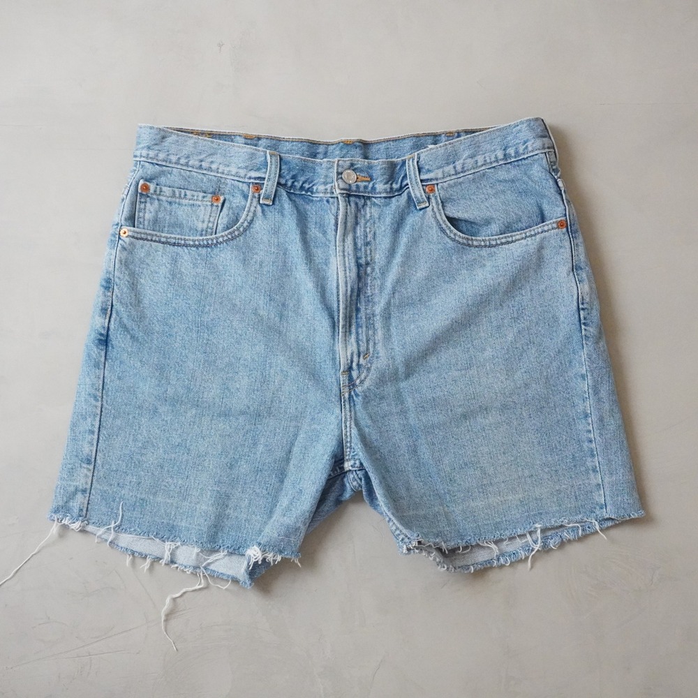 Levis 505 Mens Light Wash Blue Denim Cut Off Shorts Size 38 Regular Fit Raw Hem